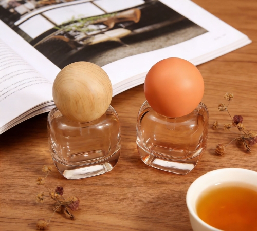 30‑50ml Rounded Square Heavy‑Base Perfume Bottle with Wooden Ball Cap
